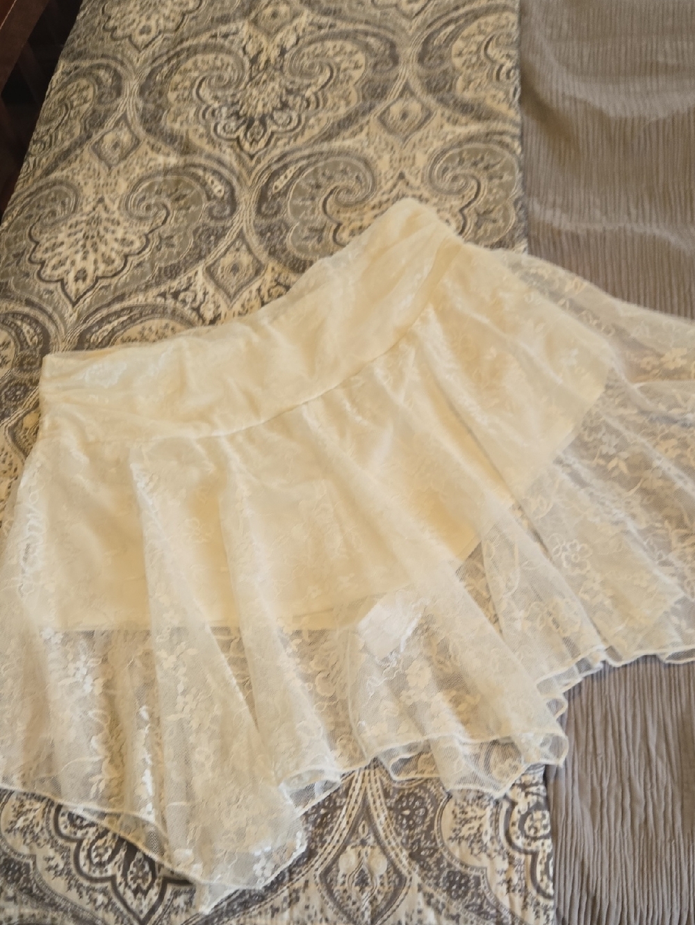 SHEIN Cream Lace High-Low Tiered Mini Skirt